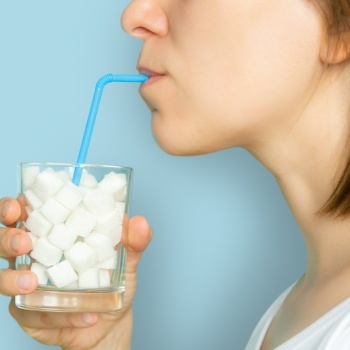 Uống đồ ngọt và calo cao tăng nguy cơ tiểu đường; có thể thay thế bằng cà phê, trà và sữa để giảm nguy cơ tiểu đường 2